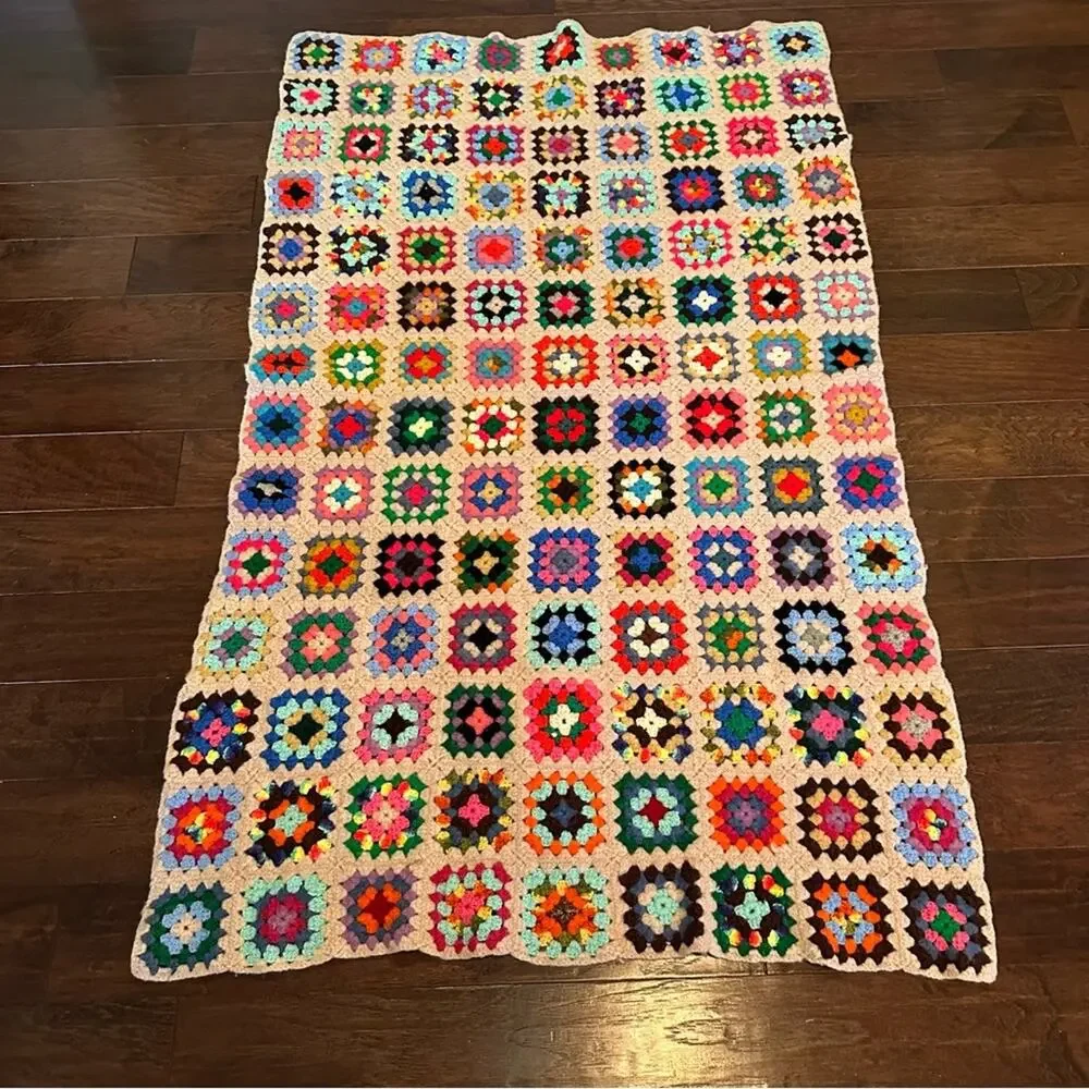 Large granny core blanket Afghan crochet knit hand made blanket Vintage VTG